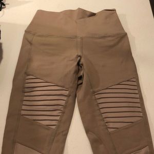 Alo yoga motto leggings